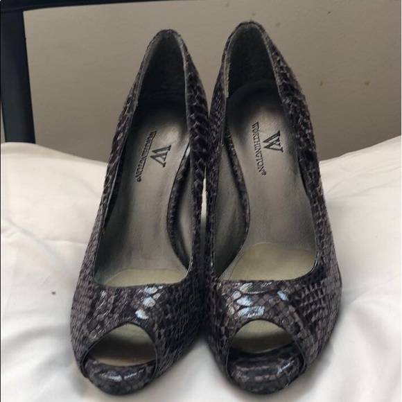 Open toe snakeskin heels - Picture 1 of 3